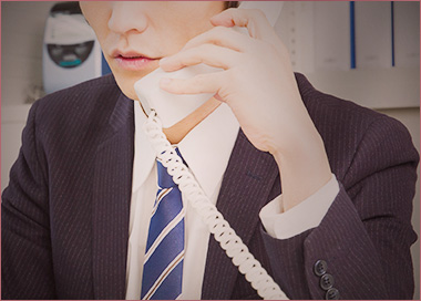 はじめにお電話にて、希望の女の子、コース、オプションをお伝えください。